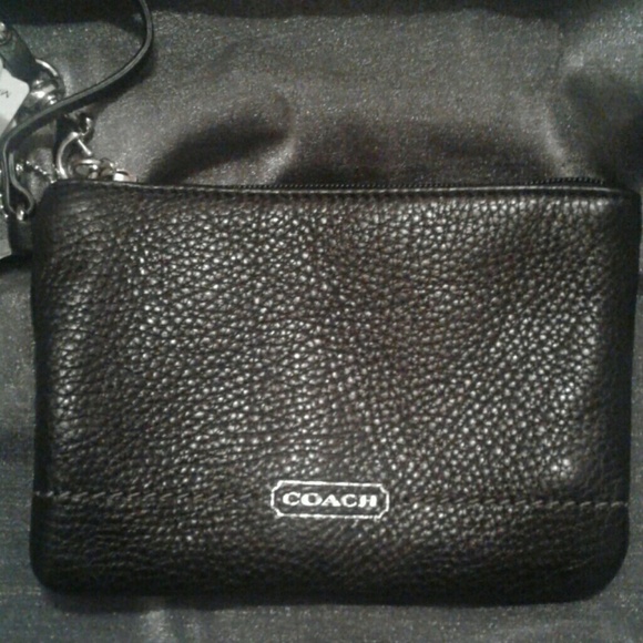 Coach Handbags - Coach Wristlet
