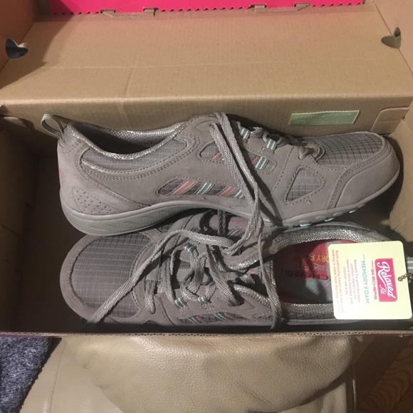Brand new Never worn sketchers sneakers