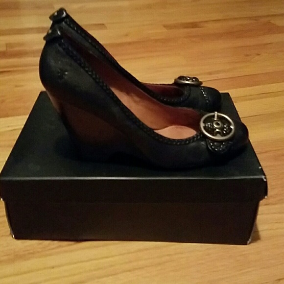 Beautiful black leather Frye wedges