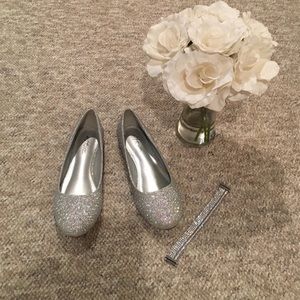 Silver flat shoes❤️