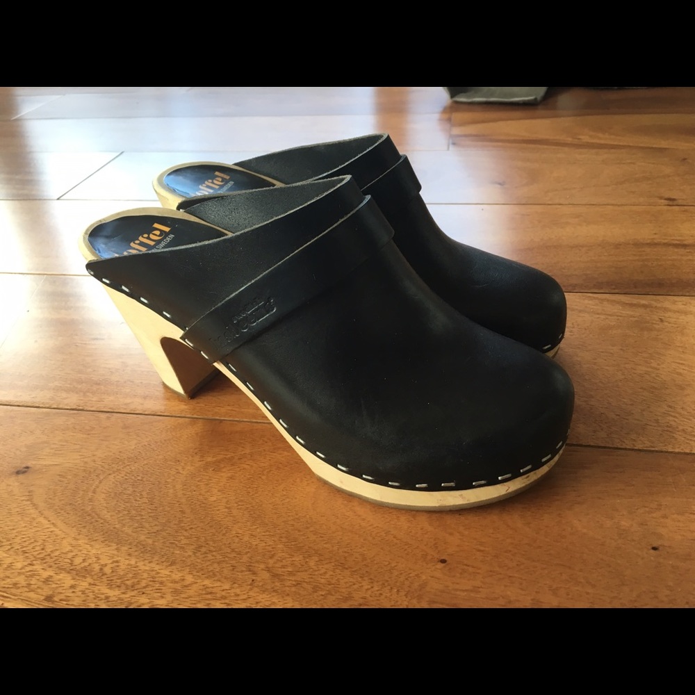 Swedish Hasbeen slip on black clogs