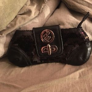 Super-cute Rocawear clutch!