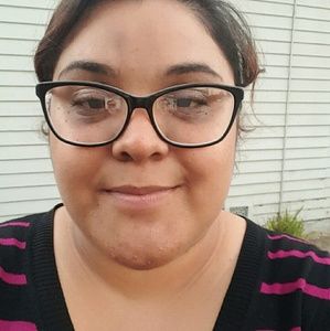 Meet your Posher, Estefania