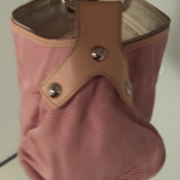 Gorgeous Armani - Picture 2 of 3