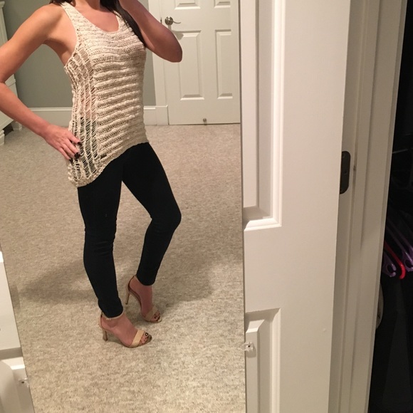 Abercrombie and Fitch tank top - Picture 2 of 4