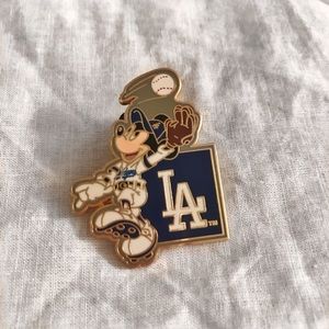 Dodgers Disney Trading Pin