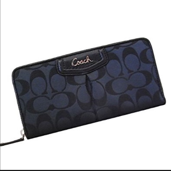 New Coach Wallet purse - Picture 1 of 4