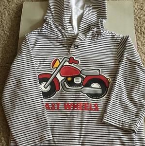 Full sleeve tee with hood