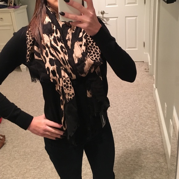Express scarf 💕 - Picture 2 of 3
