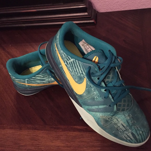 Nike Kobe Mentality Sneakers