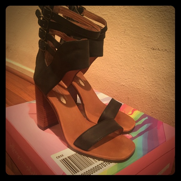 Jeffrey Campbell 👠