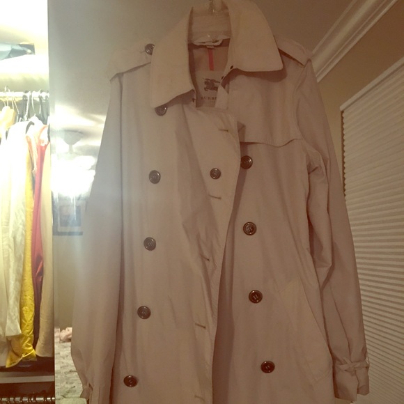 Burberry trench size us 10!