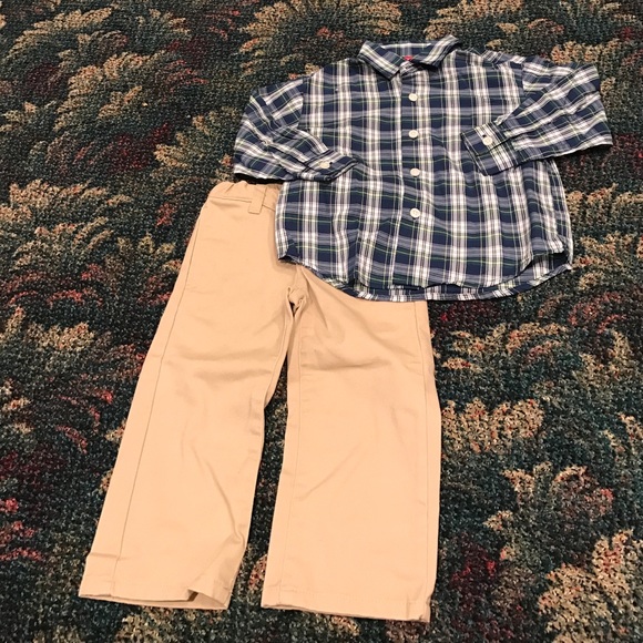 IZOD Khaki pant / plaid long sleeve shirt set