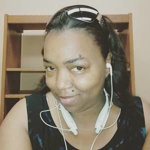 Meet your Posher, Angela