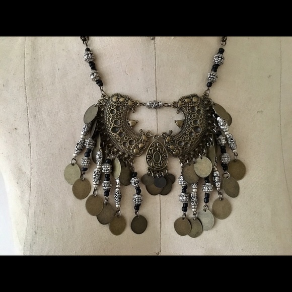Handmade statement necklace - Picture 2 of 3