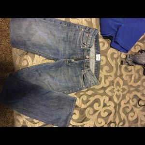 Size 24 Hudson jeans! Extremely comfortable.