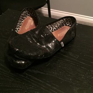 Toms 9.5 sparkly shoe. Well loved.