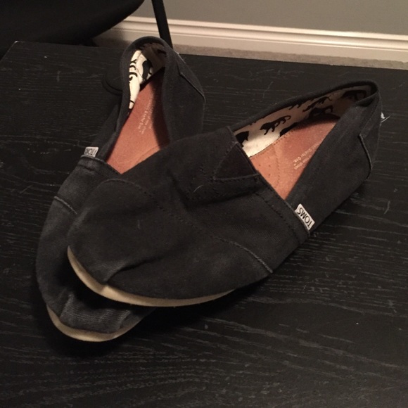 Toms 9.5 black canvas