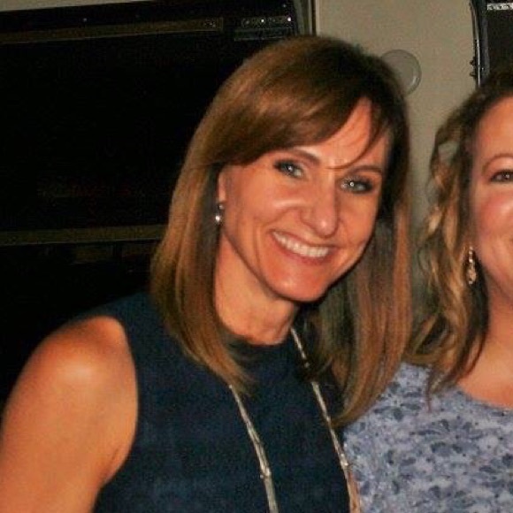 Meet your Posher, Lori - Picture 1 of 1