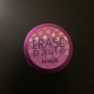 Benefit Erase Paste