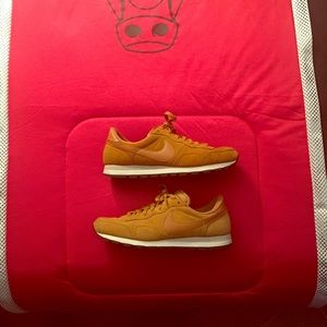 Nike Air Pegasus 83 Suede Gold
