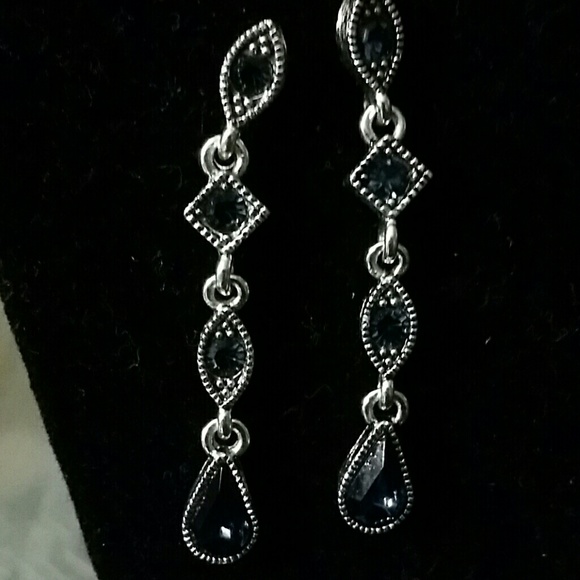 Earrings, Sapphire Appearance