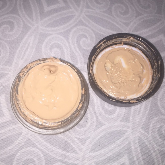 MAC Concealer - Picture 3 of 3