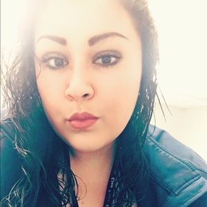 Meet your Posher, Yvette