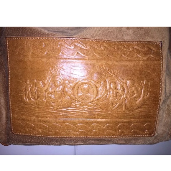 👋🏾SOLD👋🏾authentic FENDI embossed suede CROSSBODY purse - Picture 6 of 16