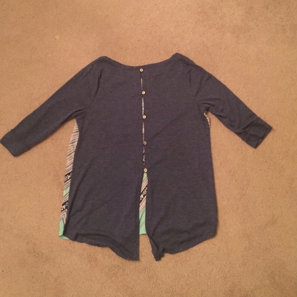 Maurice's dark blue flowy tee with buttoned back - Picture 2 of 4