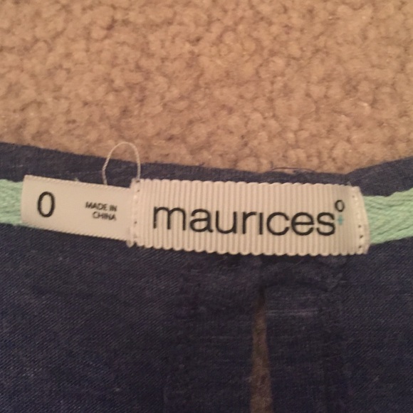 Maurice's dark blue flowy tee with buttoned back - Picture 4 of 4
