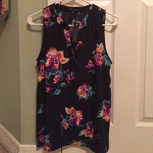*NWT* Floral Black Top