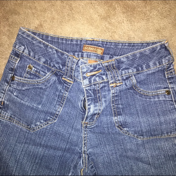 Jean Capri's - Picture 3 of 4