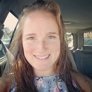 Meet your Posher, Caitlin