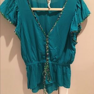 Beautiful teal top