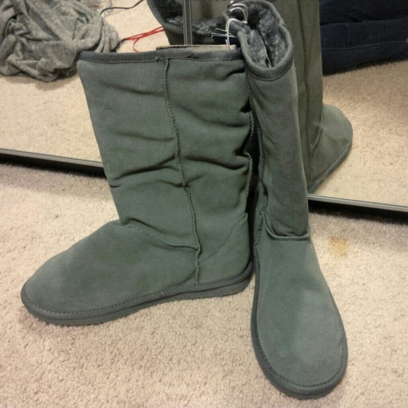 Suede faux fur boots!