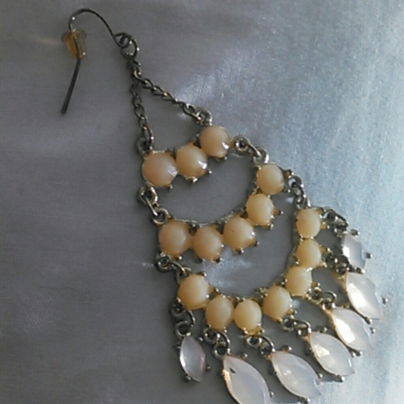 Beautiful Earrings - Picture 3 of 3