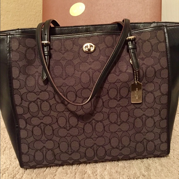Authentic Navy Coach Turnlock Tote