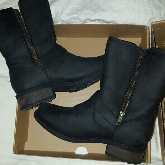 SOLD!!!!!!!!!!! Uggs - Picture 1 of 4
