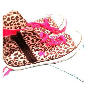 Leopard print high top Converse