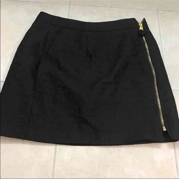 LAST CHANCE WILL BE DONATING BCBG skirt