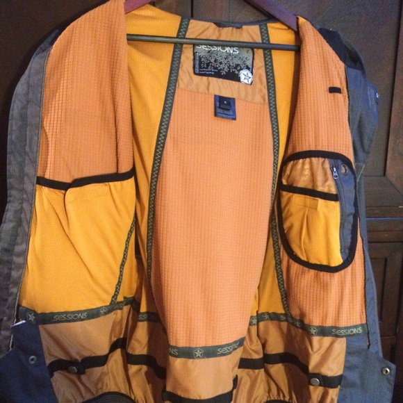 Sessions snowboard jacket - Picture 2 of 3