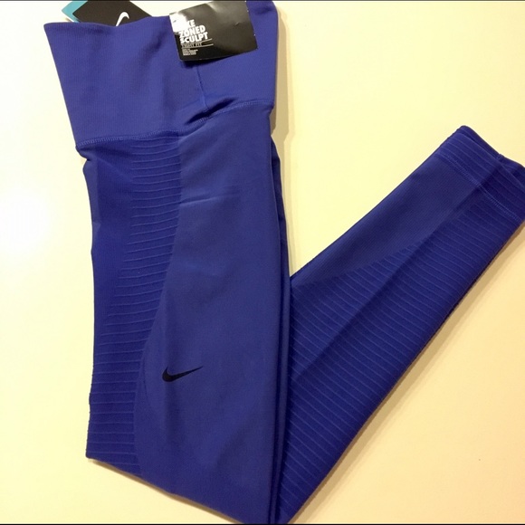NWT Nike Zoned Sculpt Tights