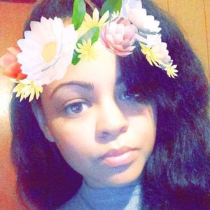 Meet your Posher, Alexis