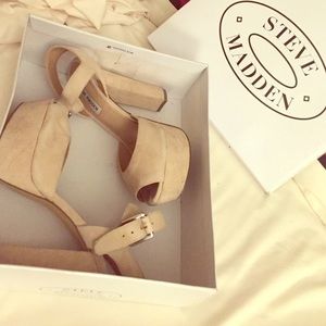 Steve Madden Suede Nude strappy peep toe pumps
