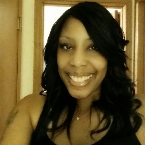 Meet your Posher, Aisha