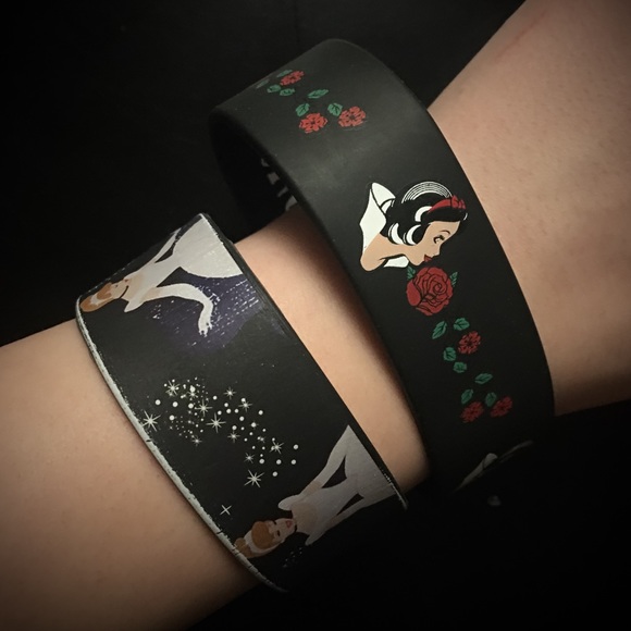 🌟 Disney Wristband Set 🌟