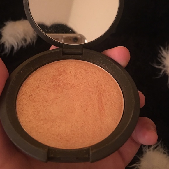Champagne pop by BECCA