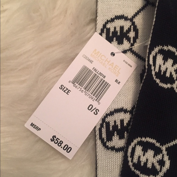Micheal Kors Scarf - Picture 2 of 2