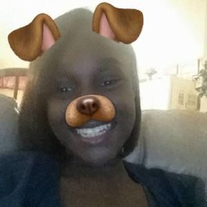 Meet your Posher, Yasmine